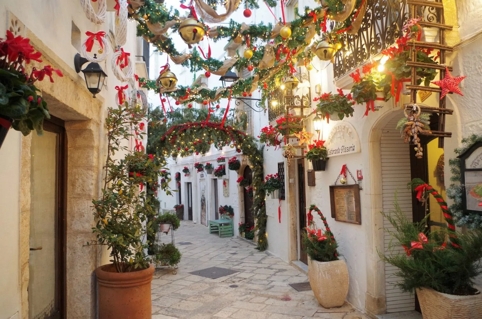 Christmas decorations in Locorotondo