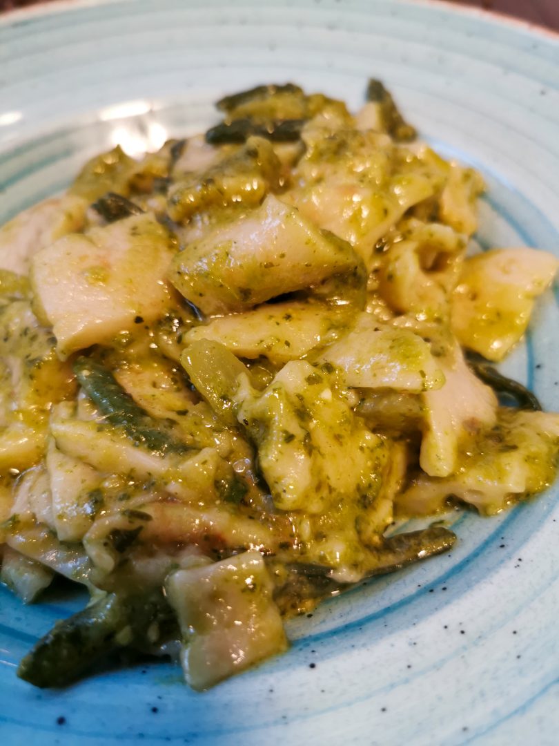 Pasta with pesto, potatoes and green beans in Liguria