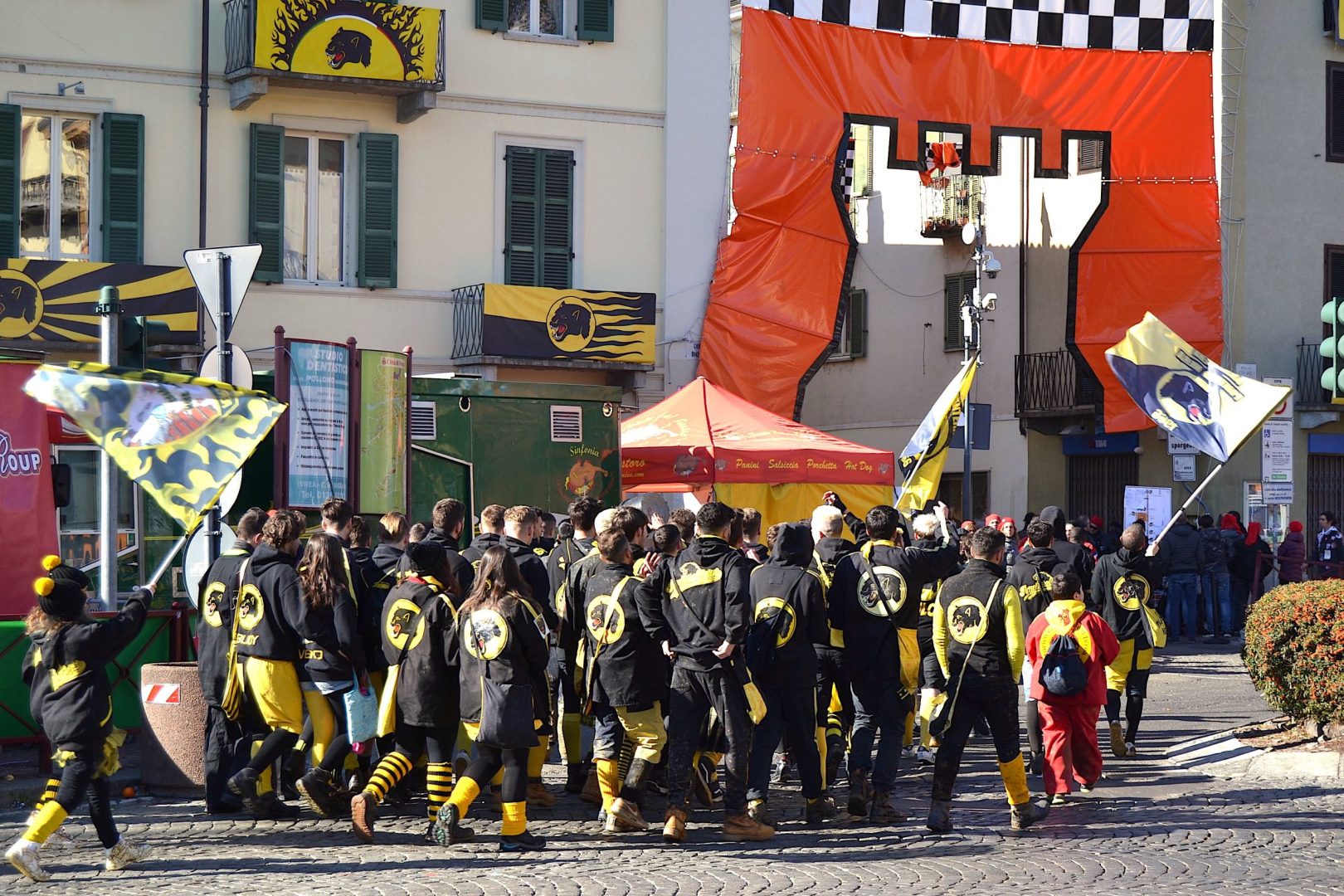 Ivrea-battle-of-the-oranges