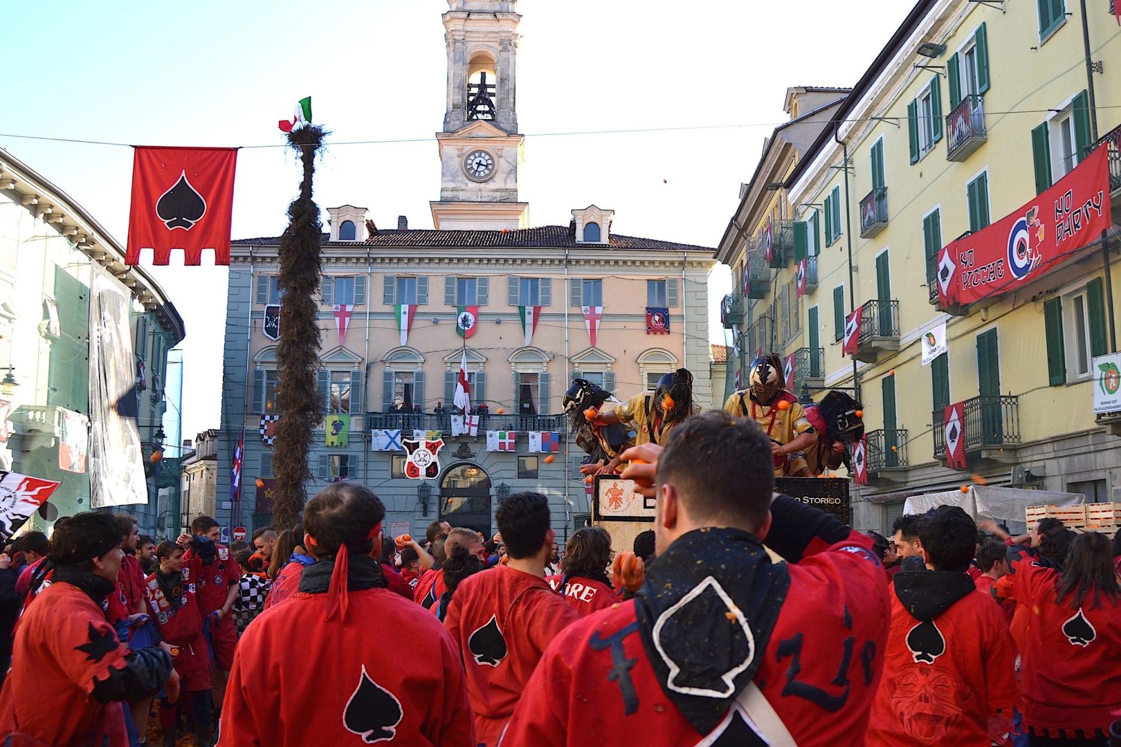Ivrea-battle-of-the-oranges
