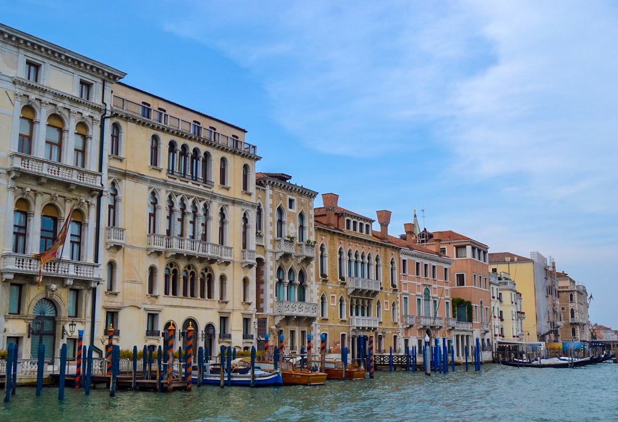 Venice-canal-cruise